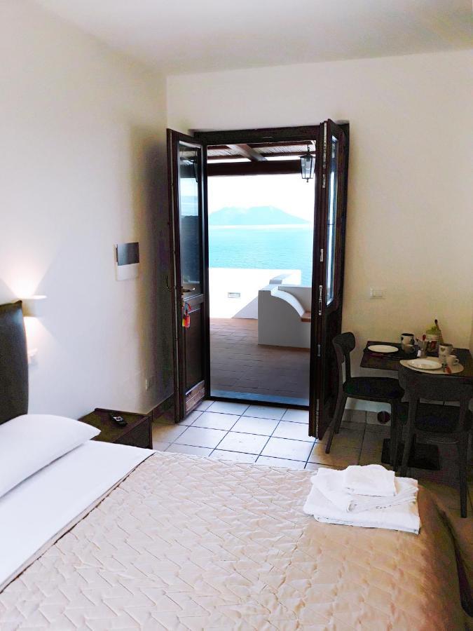 Residence Gregory Filicudi Pecorini Bagian luar foto