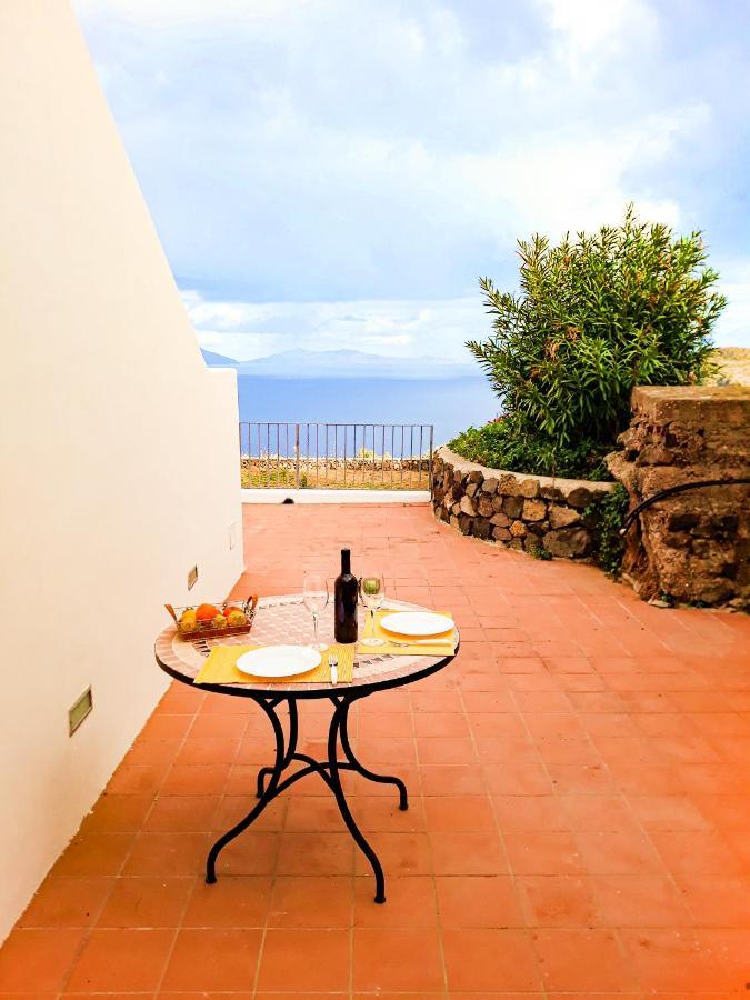 Residence Gregory Filicudi Pecorini Bagian luar foto