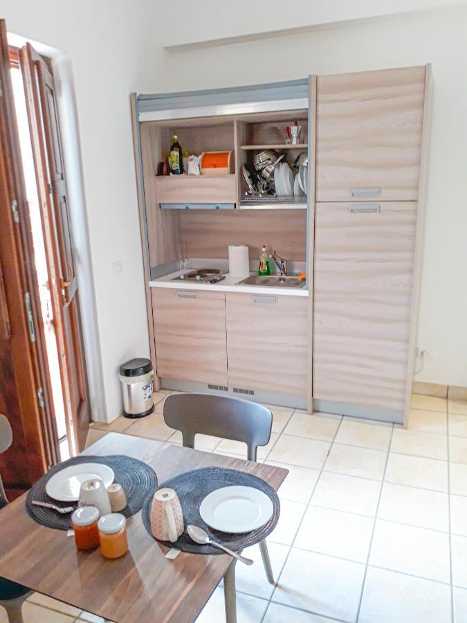 Residence Gregory Filicudi Pecorini Bagian luar foto