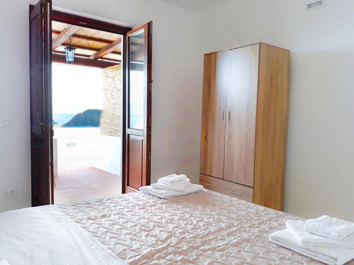 Residence Gregory Filicudi Pecorini Bagian luar foto