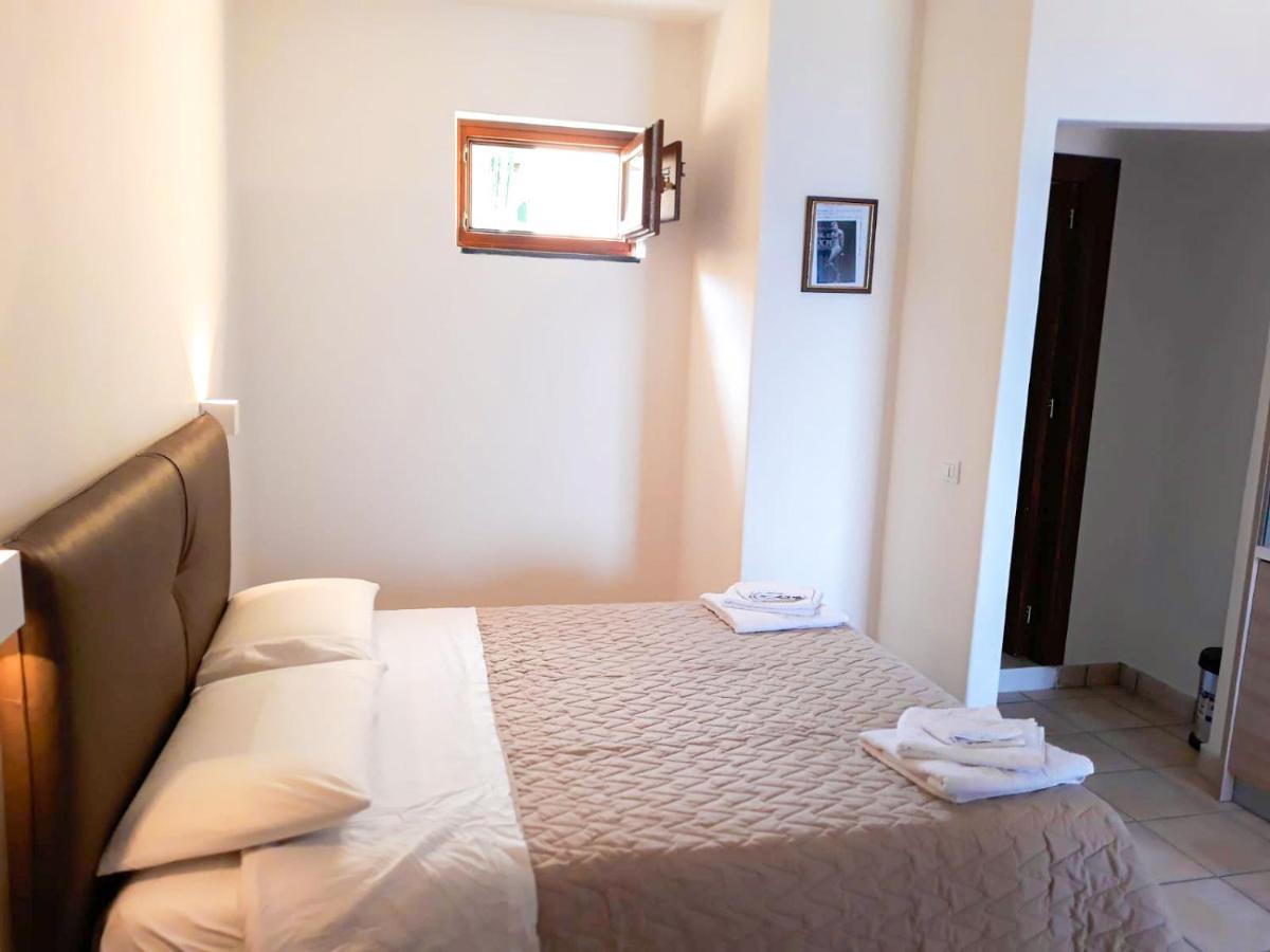 Residence Gregory Filicudi Pecorini Bagian luar foto